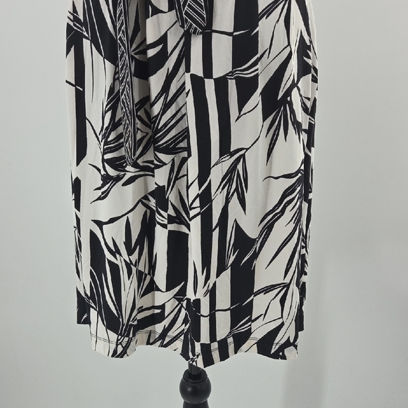 BCBGMaxAzria Black and White Patterned Midi Dress NWT - Picture 12 of 16